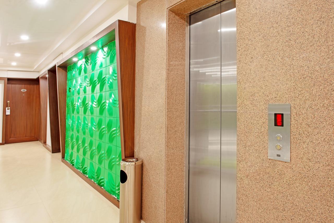 Hotel Mint Montvert, Baner Pune Bagian luar foto