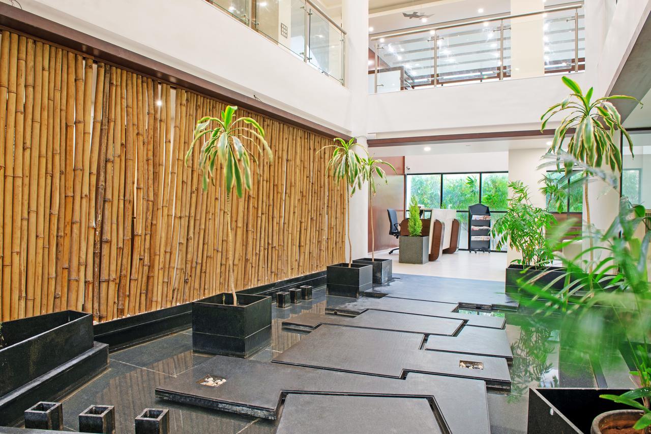 Hotel Mint Montvert, Baner Pune Bagian luar foto