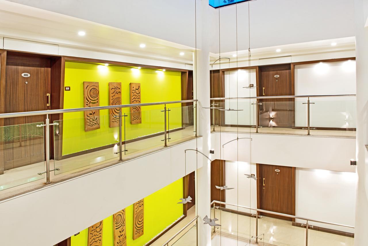Hotel Mint Montvert, Baner Pune Bagian luar foto