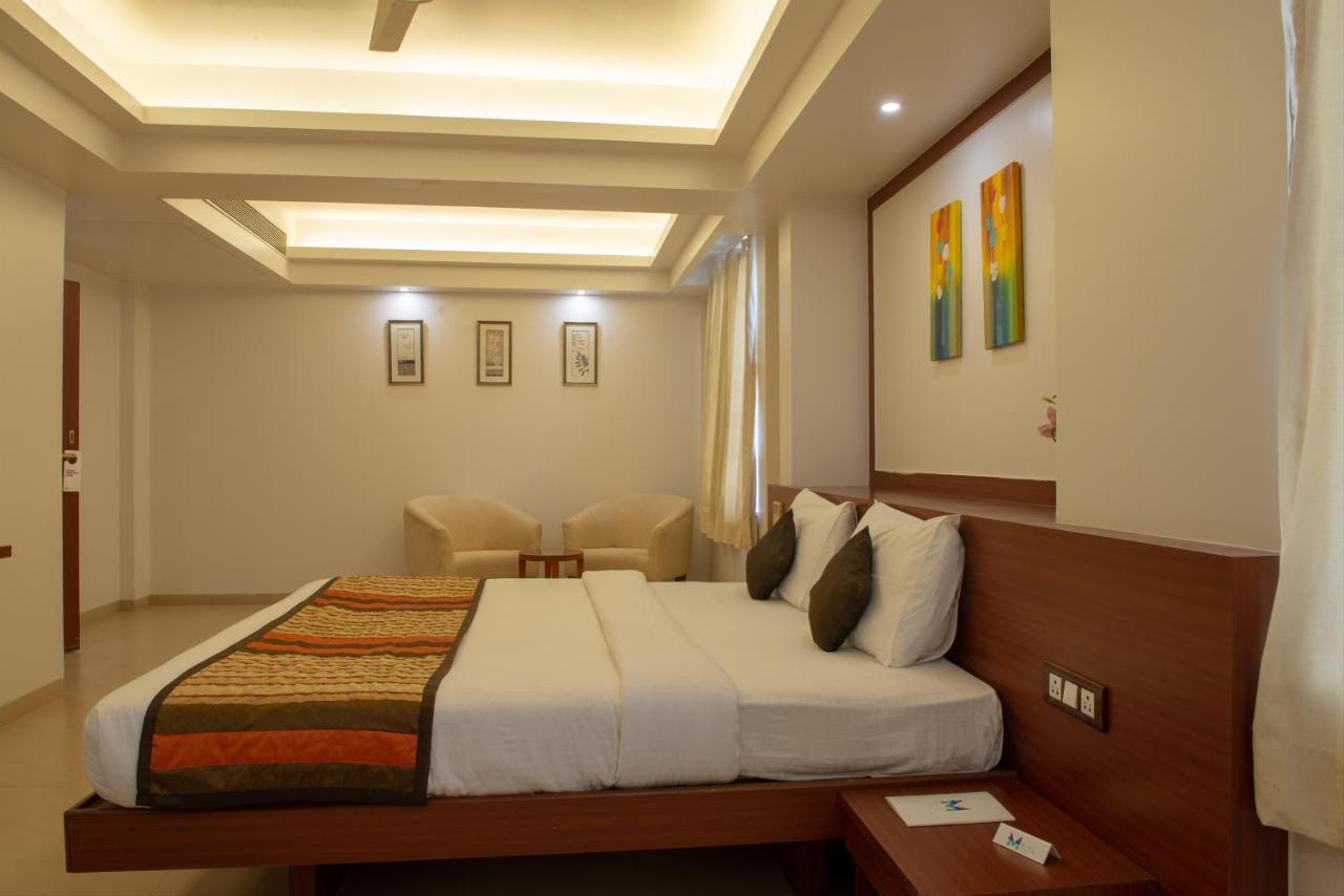 Hotel Mint Montvert, Baner Pune Bagian luar foto